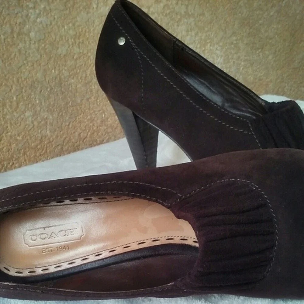 Coach Adra Suede Heeled Booties Sz 9.5 EUC